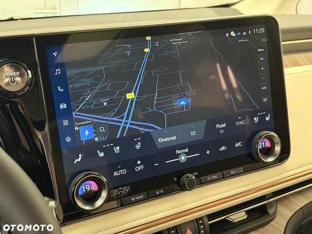 Lexus LM 350h Prestige - 15
