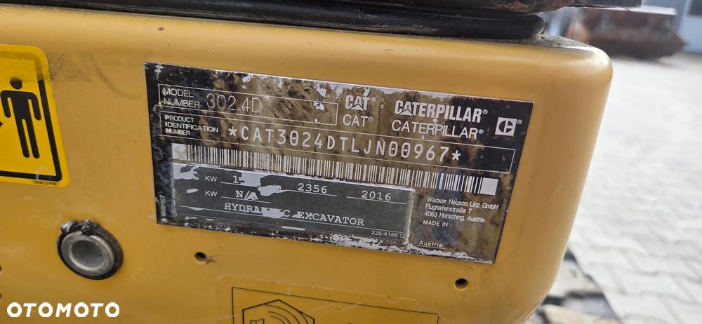 Caterpillar <<CAT 302.4D, Rotatilt Engcon!, 2 łyżki, waga 2360 kg! 2015rok, sprowadzona>> - 11