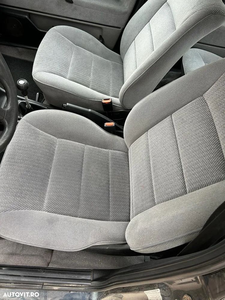 Volkswagen Golf GL - 6