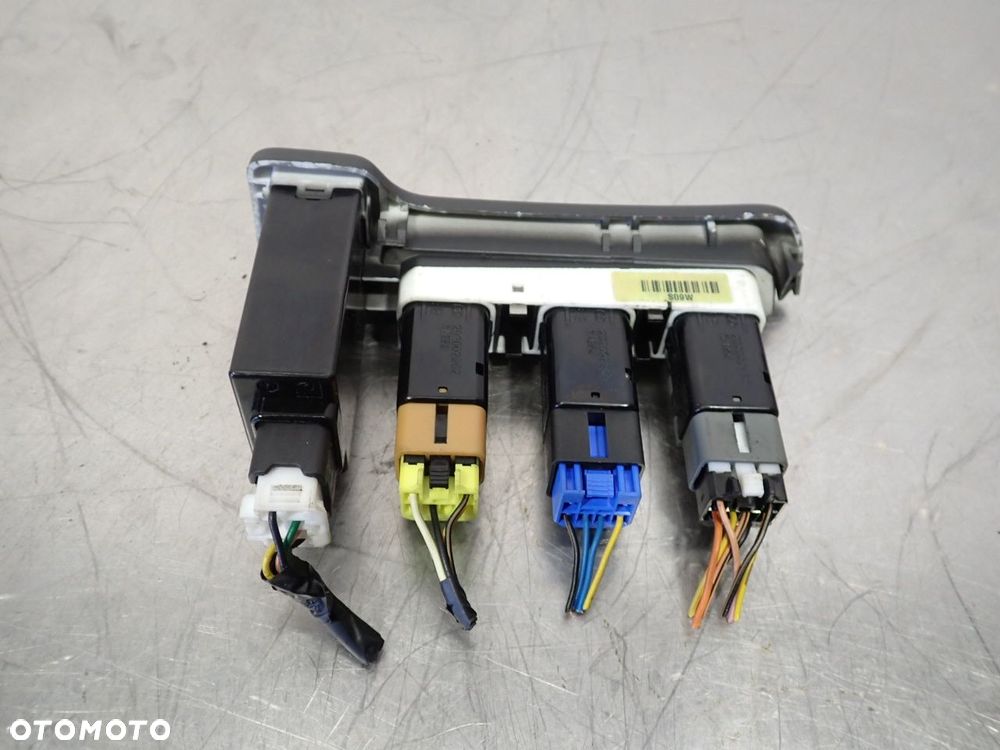 PANEL PRZEŁĄCZNIKÓW KIA CARENS III - 3