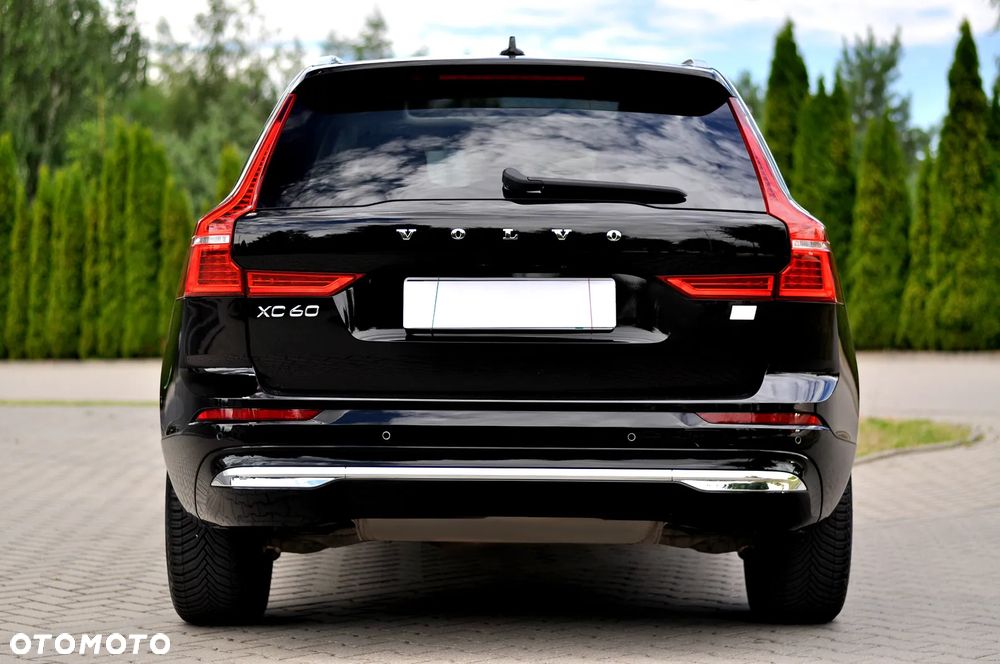 Volvo XC 60 T6 Plug-In Hybrid AWD Core - 4