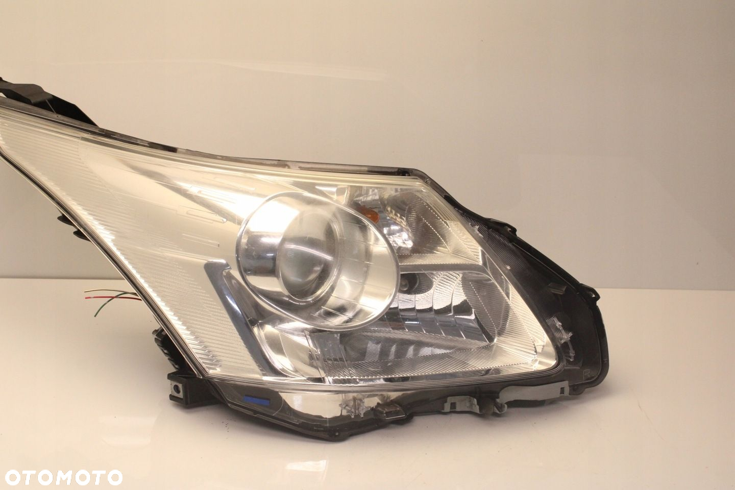 TOYOTA AVENSIS T27 09R- REFLEKTOR PRAWY LAMPA PRAWA PRZÓD PRZEDNIA - 2