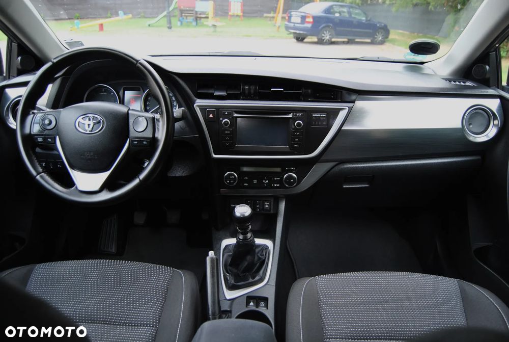 Toyota Auris 2.0 D-4D Comfort - 9