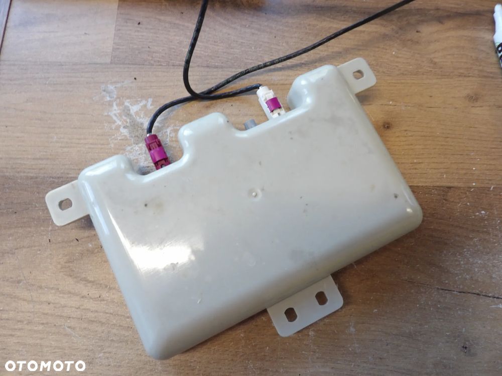 BMW - F12 - ANTENA WIELOPASMOWA - WZMACNIACZ - LEWY - 6943023 - 1