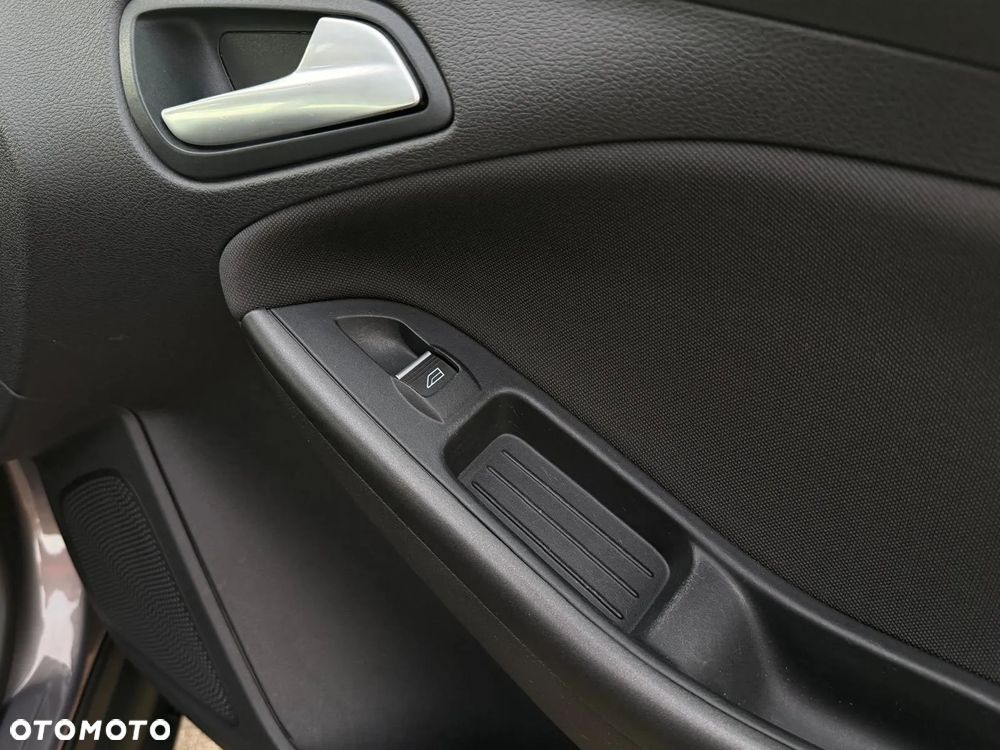 Ford Focus 1.0 EcoBoost Titanium - 19