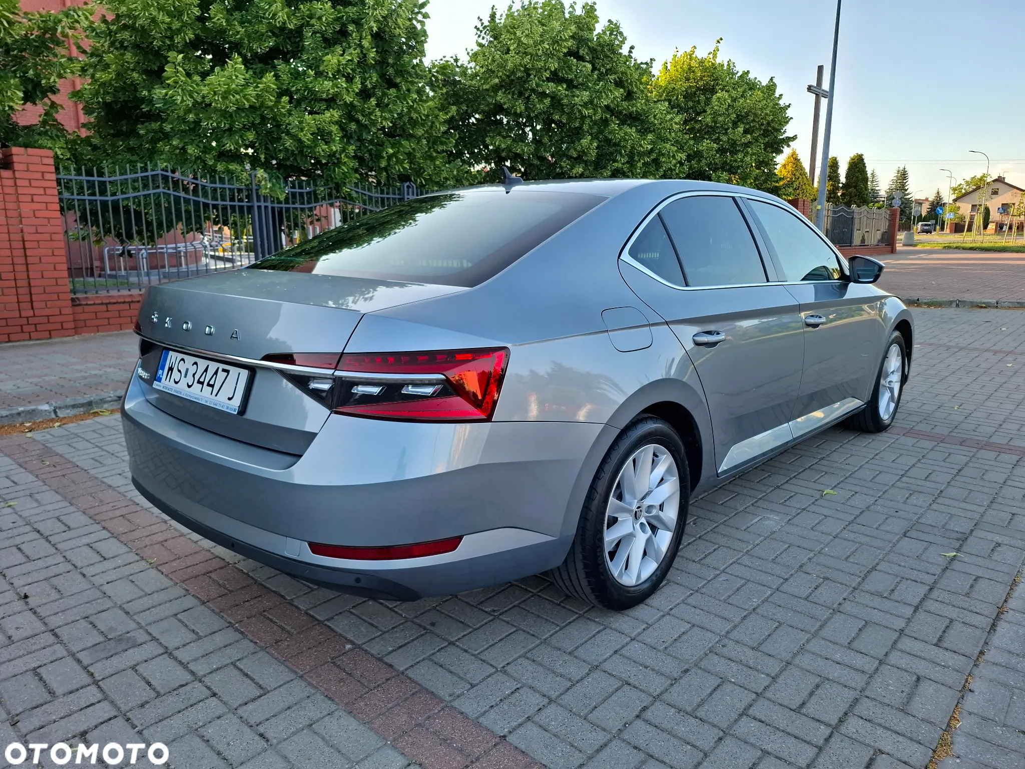 Skoda Superb 2.0 TSI Ambition DSG - 21