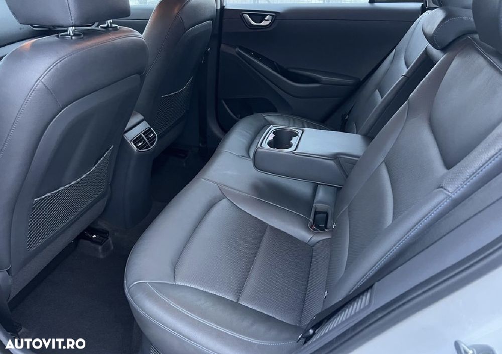 Hyundai IONIQ 1.6 GDI Premium - 8