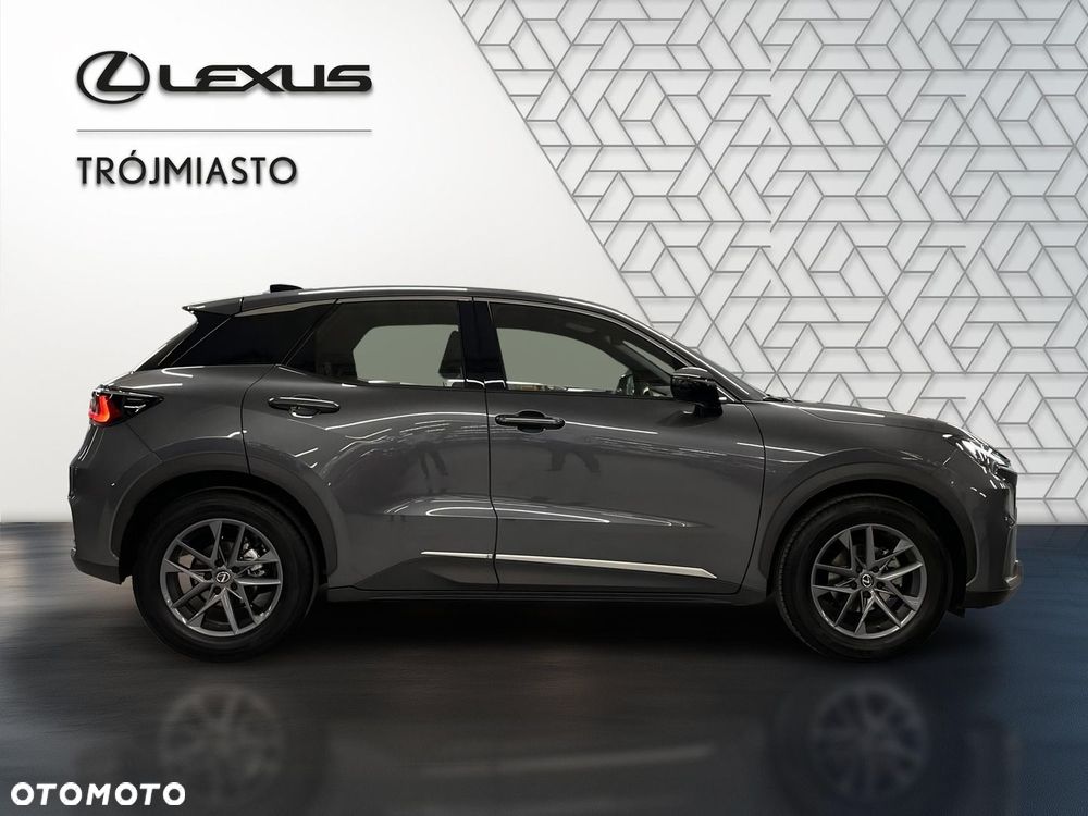 Lexus LBX 1.5 Hybrid - 4