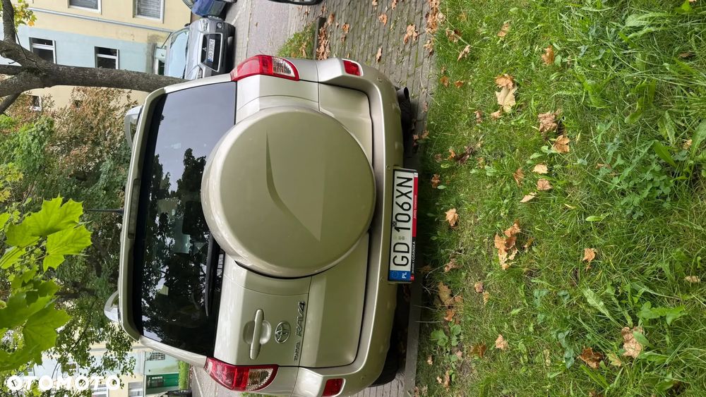 Toyota RAV4 2.0 VVT-i Sol - 4