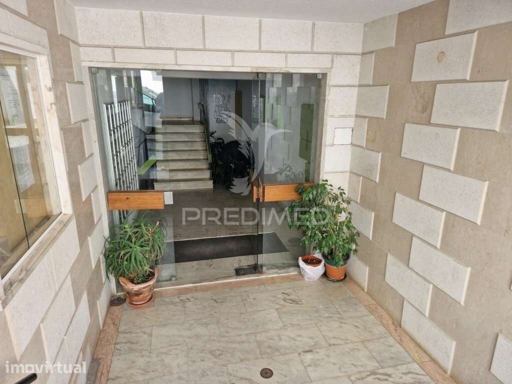 Apartamento Duplex T4  Totalmente Remodelado com garagem para 3 Via... - Grande imagem: 3/32