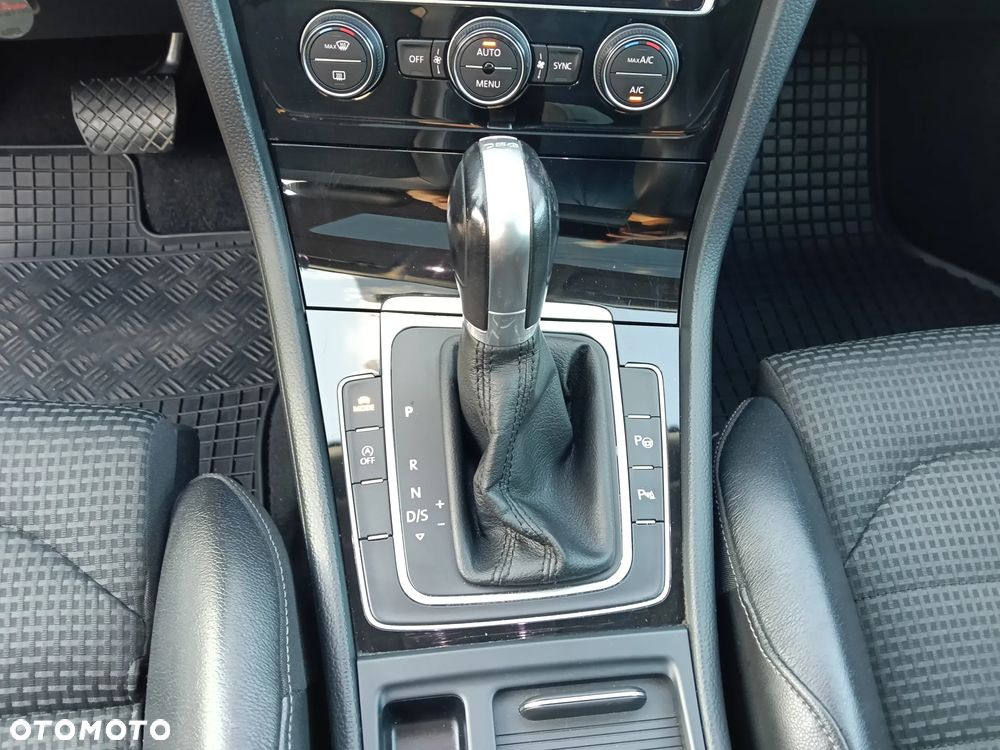 Volkswagen Golf 2.0 TDI SCR DSG Highline - 22