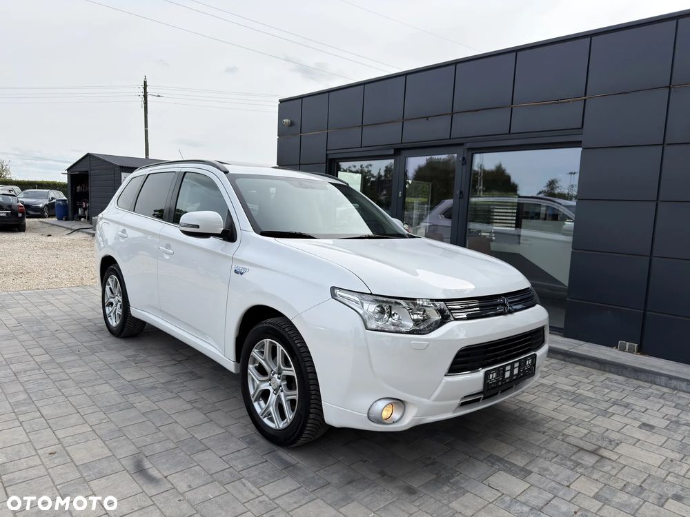 Mitsubishi Outlander Instyle NAVI + - 8