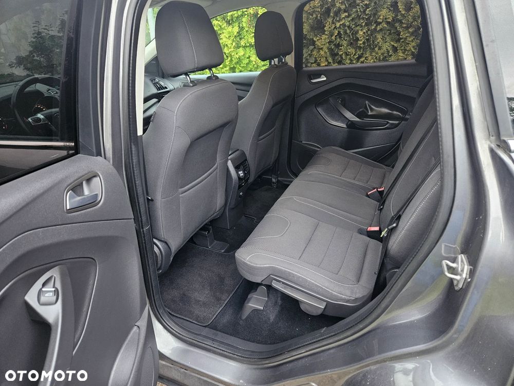 Ford Kuga - 32