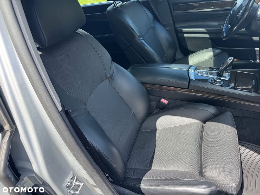 BMW Seria 7 750Li - 20