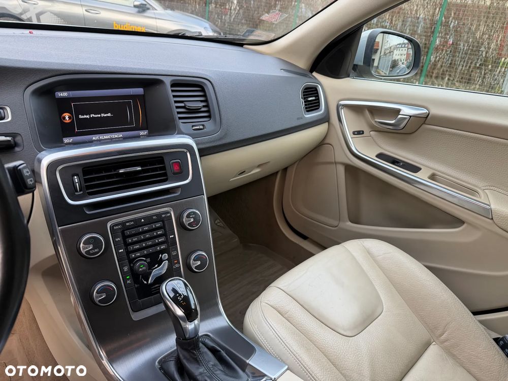 Volvo V60 T4 Summum - 13