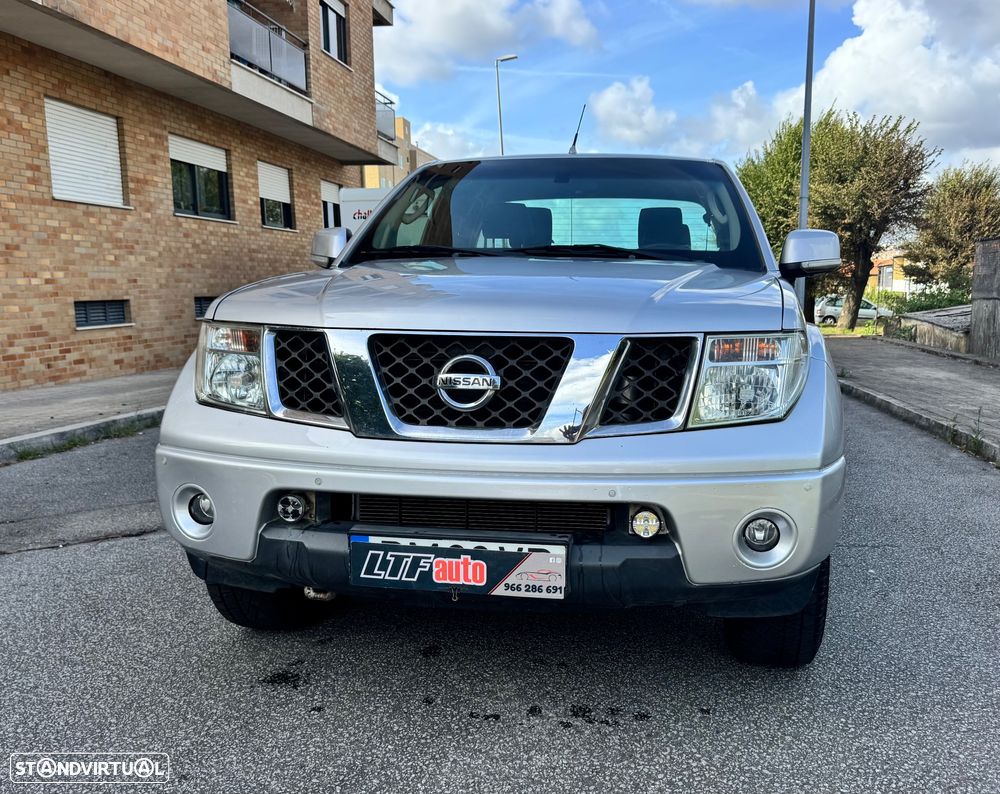 Nissan Navara 2.5 dCi CD LE Hi-Tech - 2