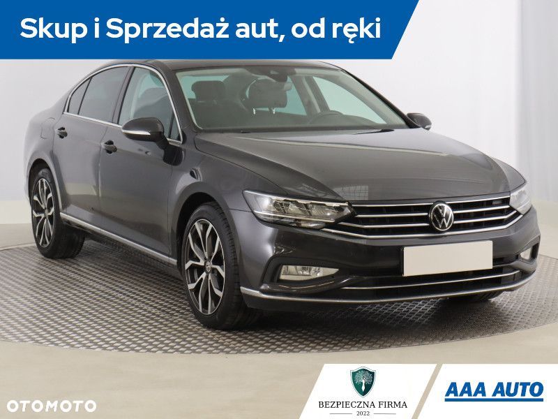 Volkswagen Passat - 2