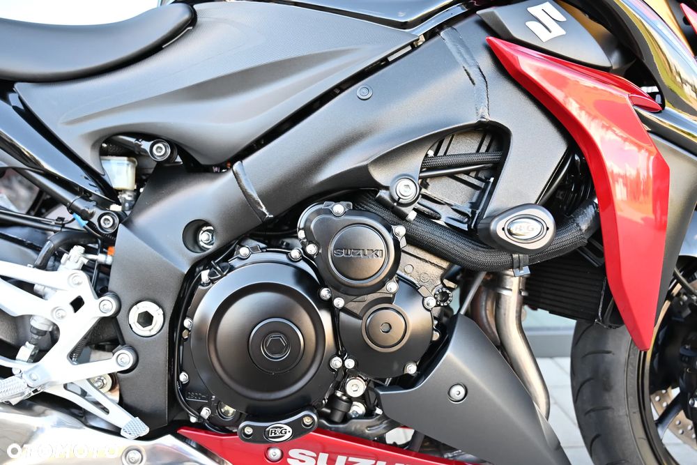Suzuki GSX 1000 - 10