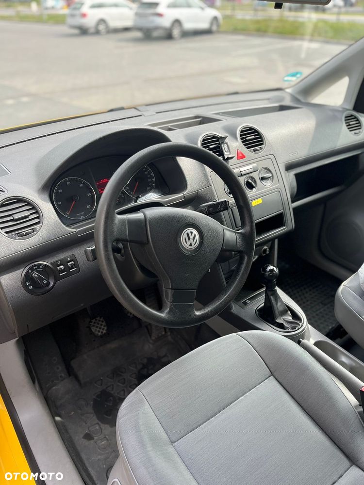 Volkswagen Caddy - 10