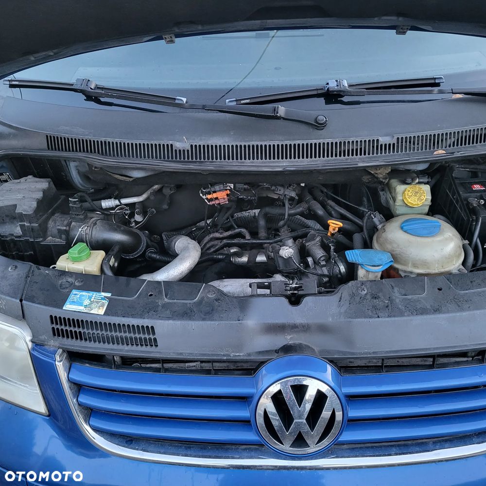 Volkswagen Caravelle - 9