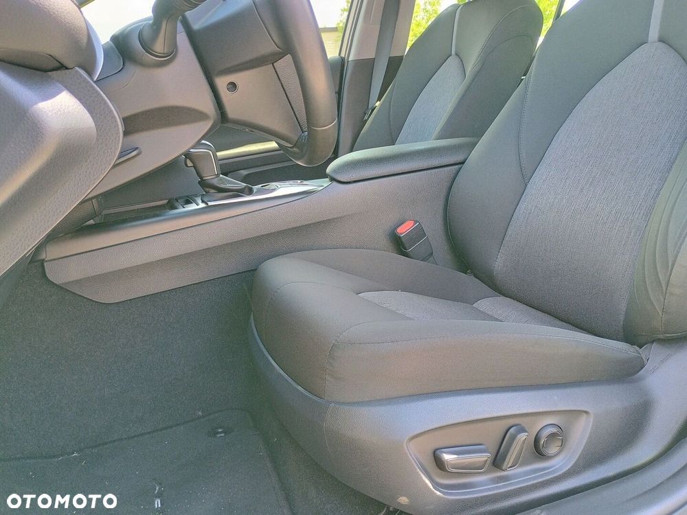 Toyota Camry 2.5 Hybrid Comfort CVT - 19