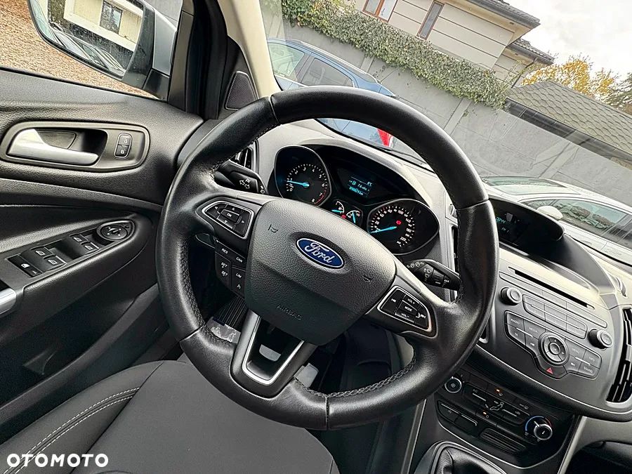 Ford Kuga 1.5 EcoBoost 2x4 Business Edition - 29