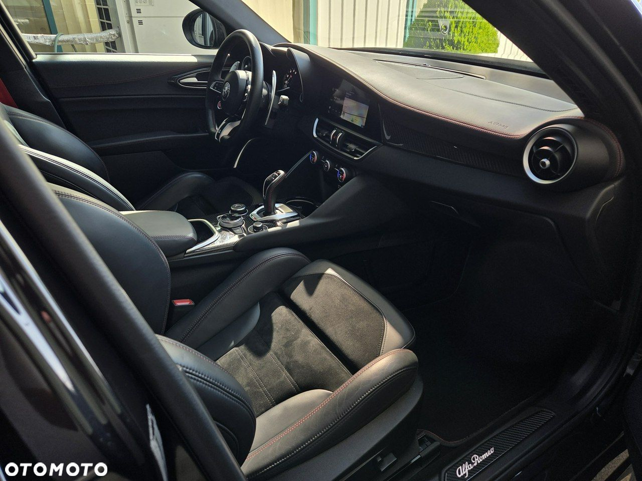 Alfa Romeo Giulia 2.9 Bi Turbo V6 Quadrifoglio - 19