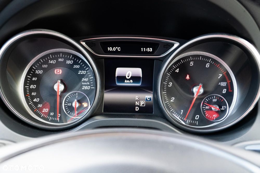 Mercedes-Benz GLA - 30