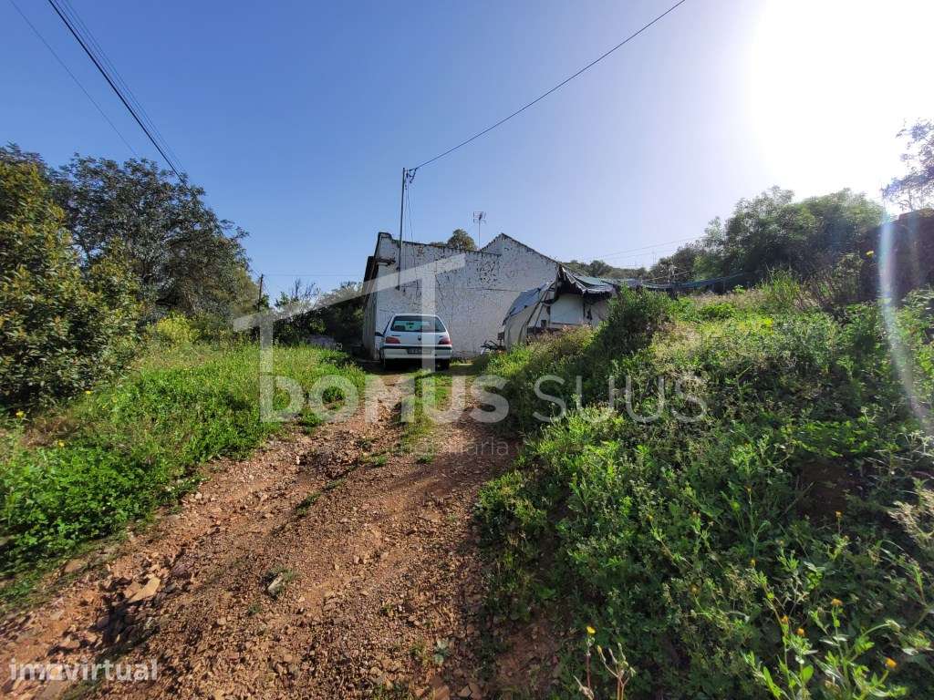 Moradia térrea localizada em zona calma e tranquila - Grande imagem: 5/11