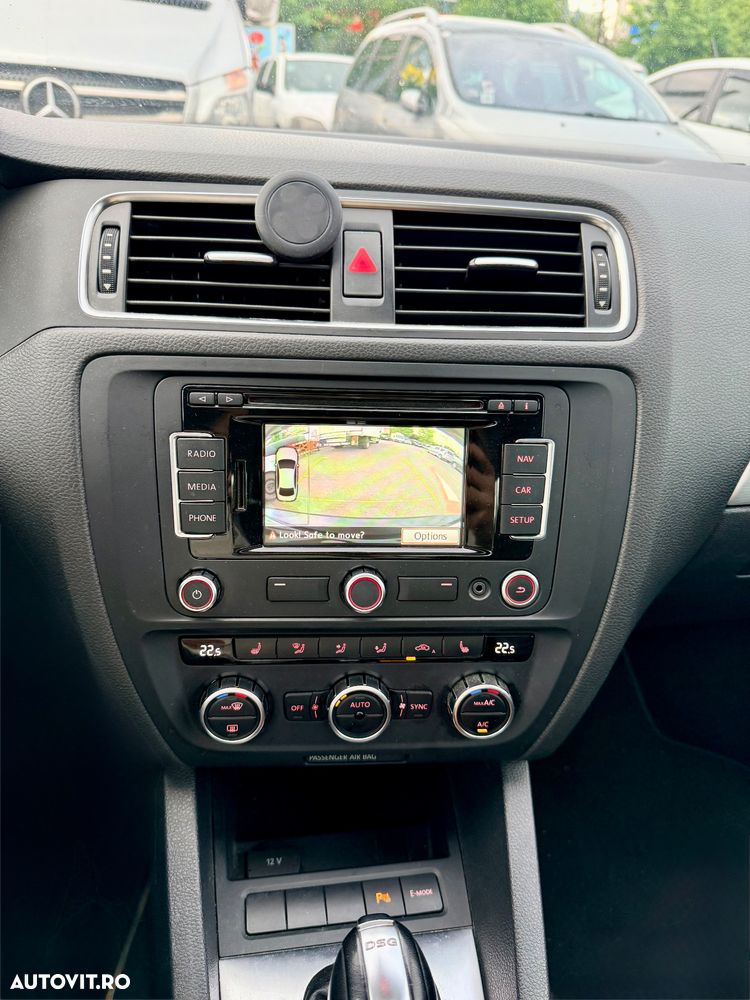 Volkswagen Jetta - 9