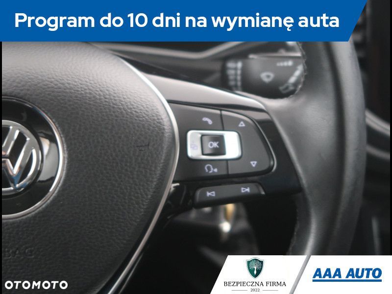 Volkswagen T-Roc - 19