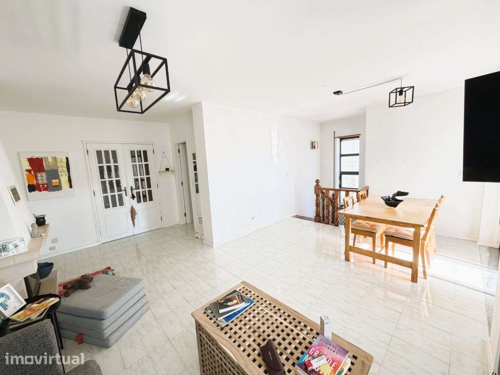 Apartamento T1+1 Duplex com Pátio, Churrasqueira e Garagem | Avenal... - Grande imagem: 5/24