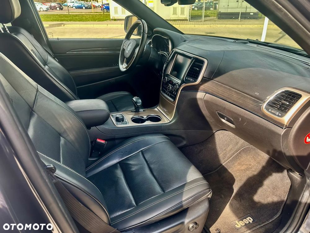 Jeep Grand Cherokee 5.7 V8 HEMI Overland - 25