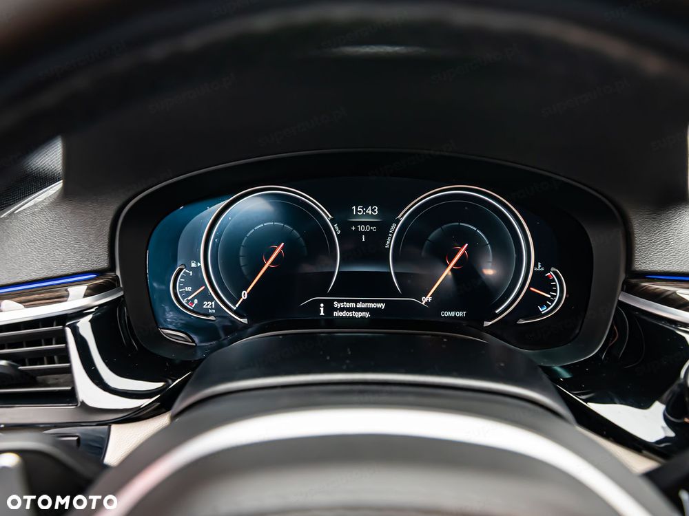BMW Seria 5 530i xDrive - 18