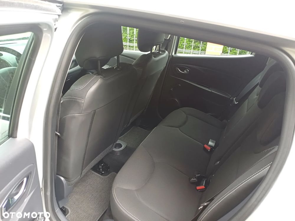 Renault Clio 1.2 16V 75 TomTom Edition - 30