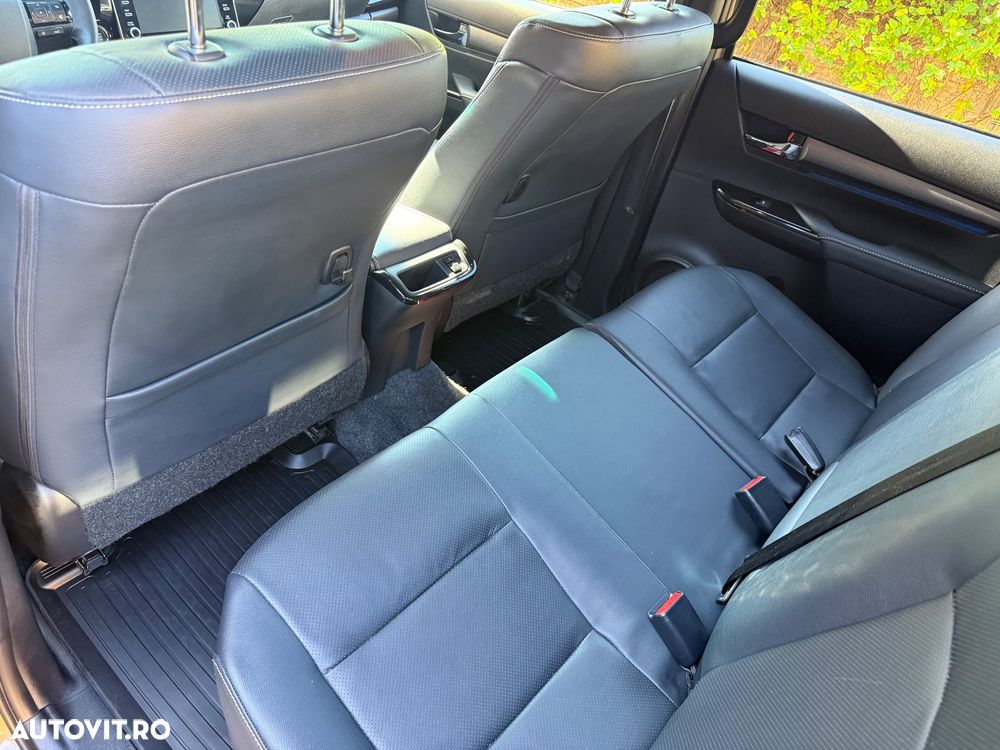 Toyota Hilux 2.8D 204CP 4x4 Double Cab AT Invincible Color Edition - 11