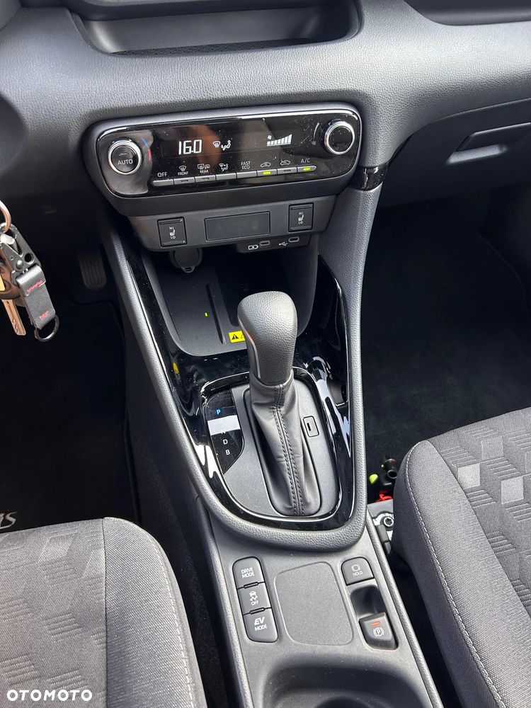 Toyota Yaris - 12