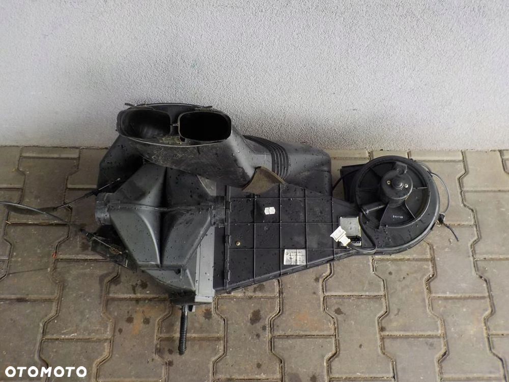 VW T4 96-99r NAGRZEWNICA PRZÓD OBUDOWA KOMPLET - 1