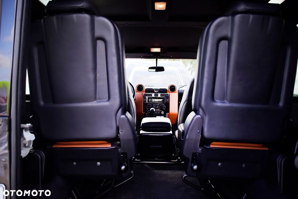 Land Rover Defender - 11