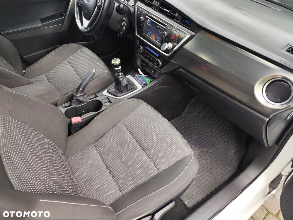 Toyota Auris 2.0 D-4D Dynamic - 14