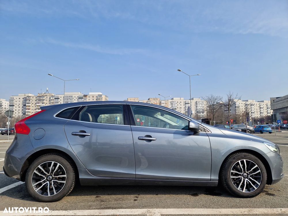 Volvo V40 D2 Inscription - 8