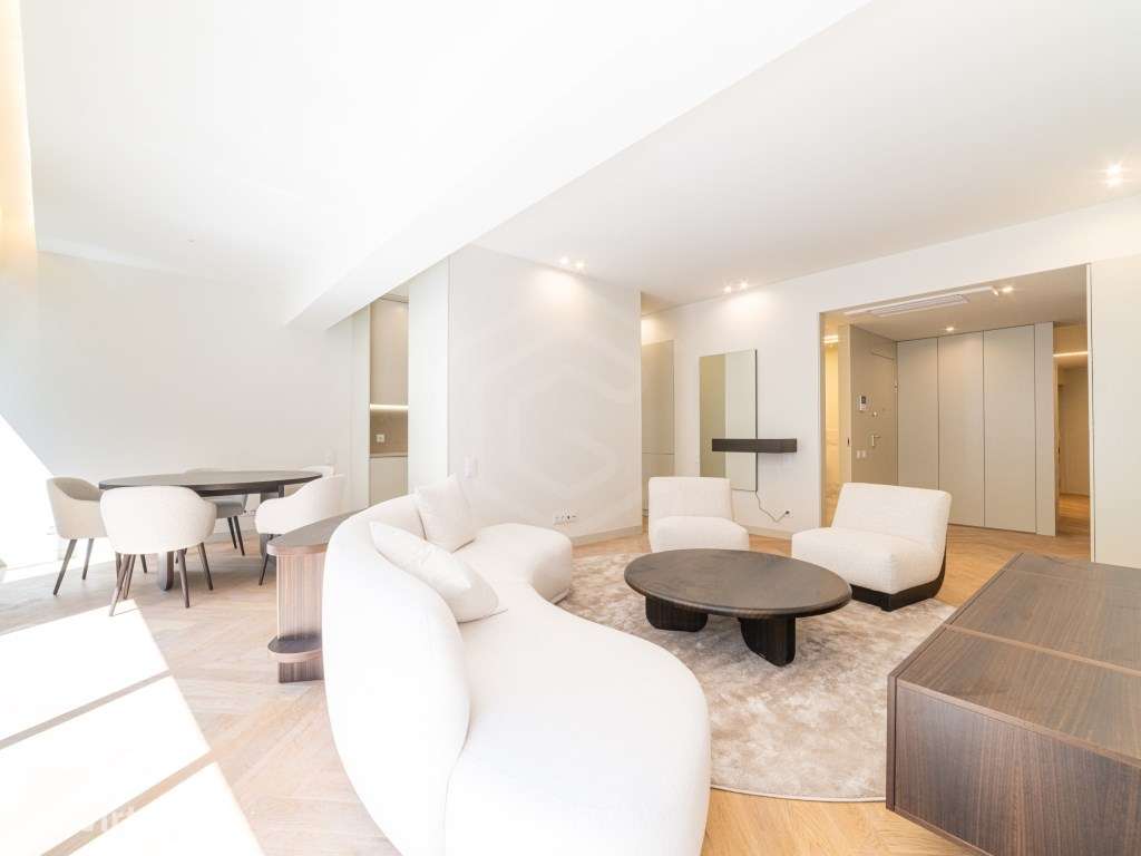 Apartamento T3 junto à Avenida dos Aliados - Porto - Grande imagem: 2/36