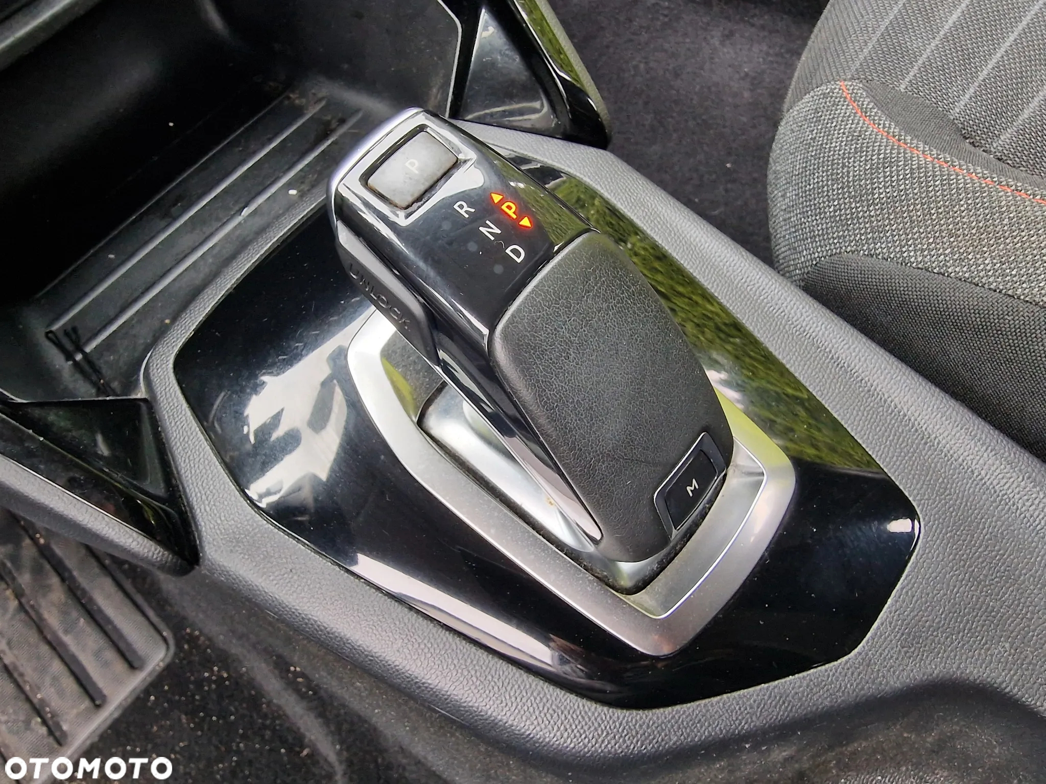 Peugeot 208 PureTech 100 EAT8 Active - 22