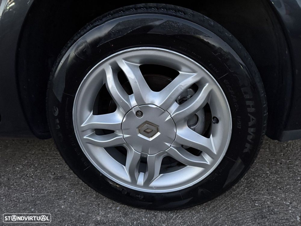 Renault Clio Break 1.2 16V Dynamique - 36