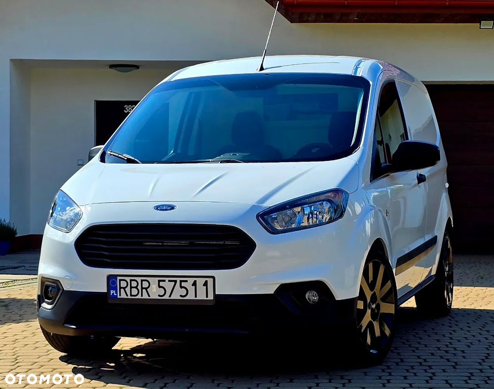 Ford Transit Courier - 1