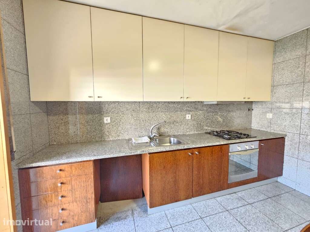 Apartamento T2 na Praça de Bom Nome - Vila das Aves - Grande imagem: 5/33