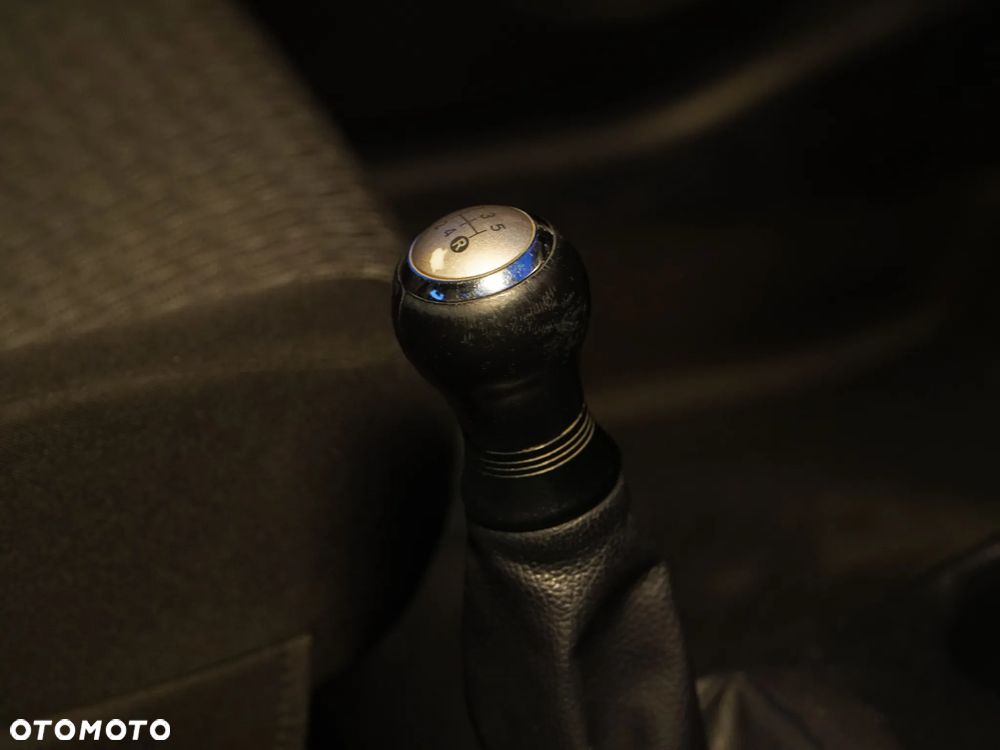 Toyota Yaris 1.0 Active - 17