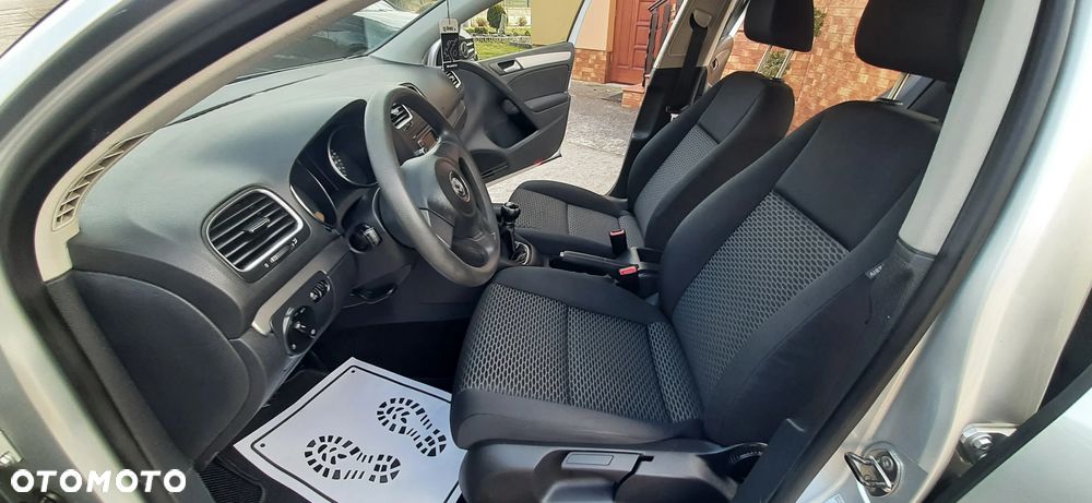 Volkswagen Golf - 34