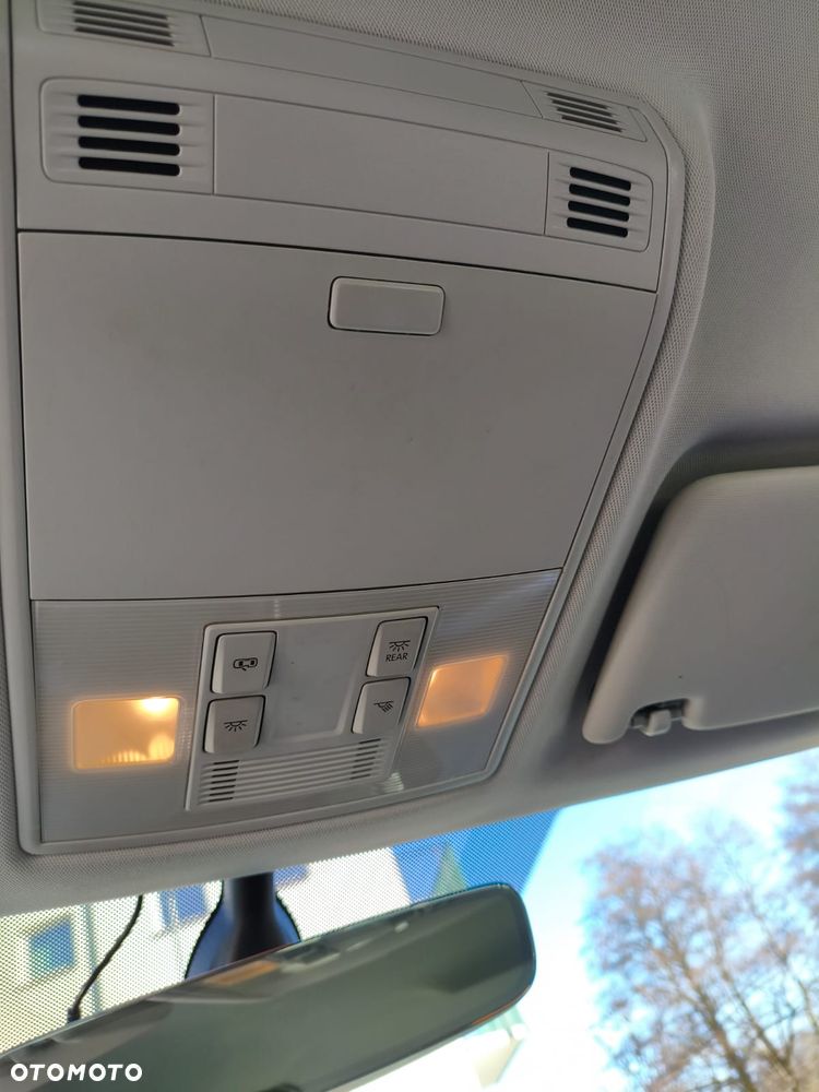 Skoda Superb 2.0 TDI Ambition DSG - 29