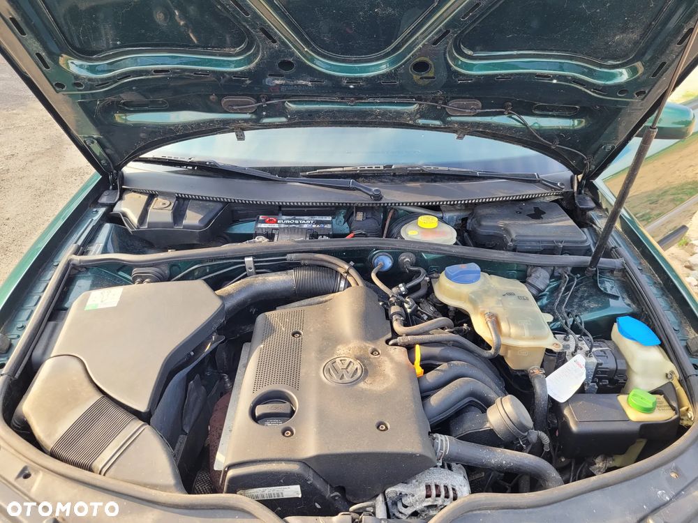 Volkswagen Passat 1.6 Comfortline - 18